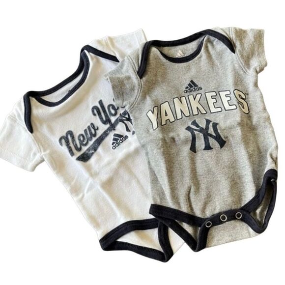 Adidas New York Yankees (2) One Pieces 0-3 months Bodysuit - Picture 1 of 7